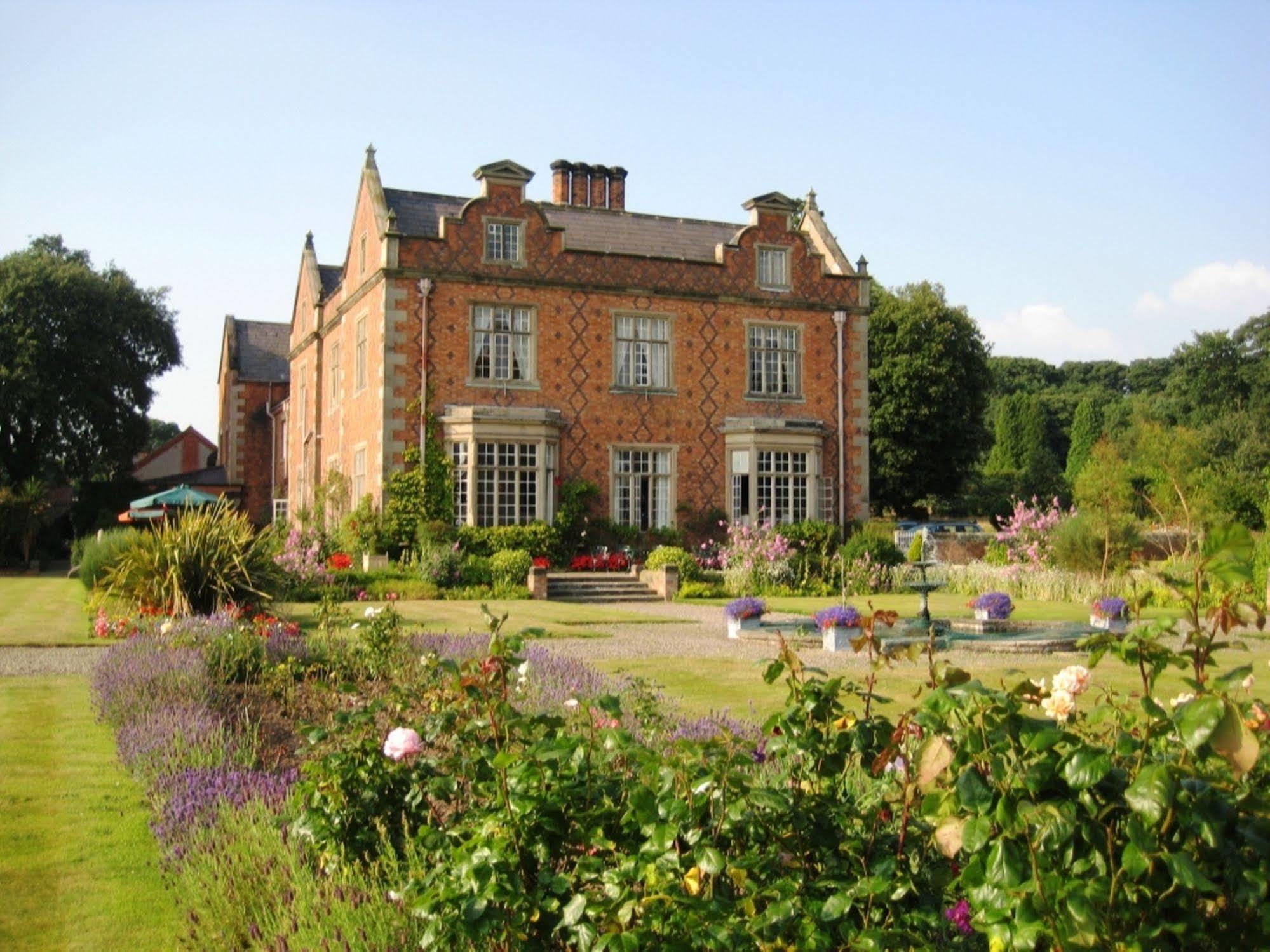 Willington Hall Hotel Tarporley Extérieur photo