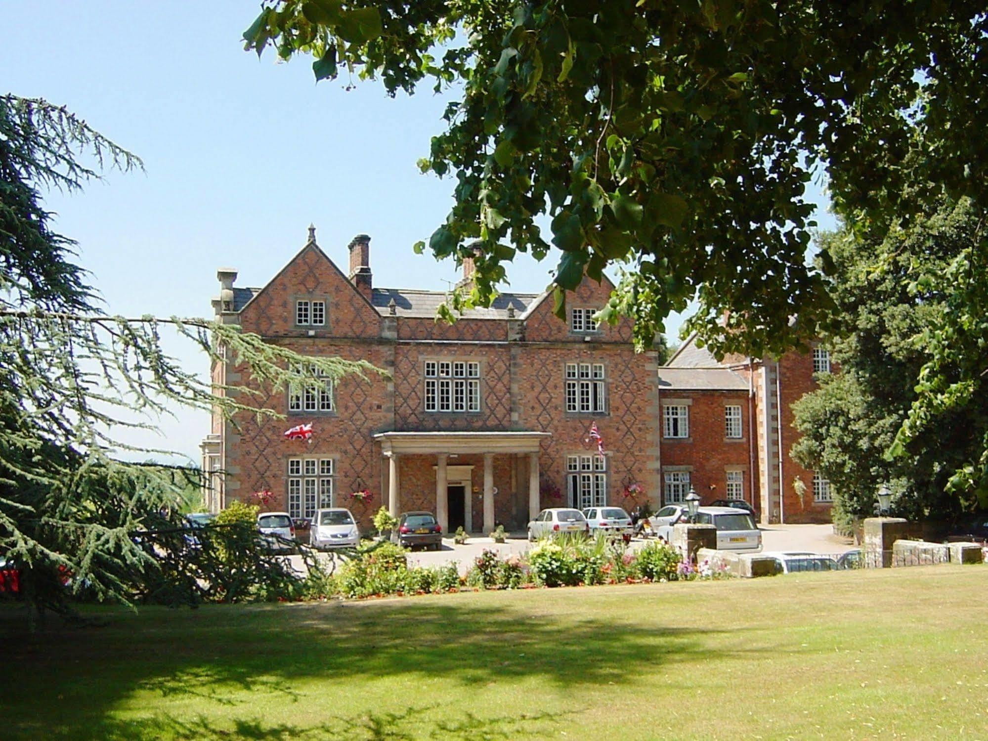 Willington Hall Hotel Tarporley Extérieur photo