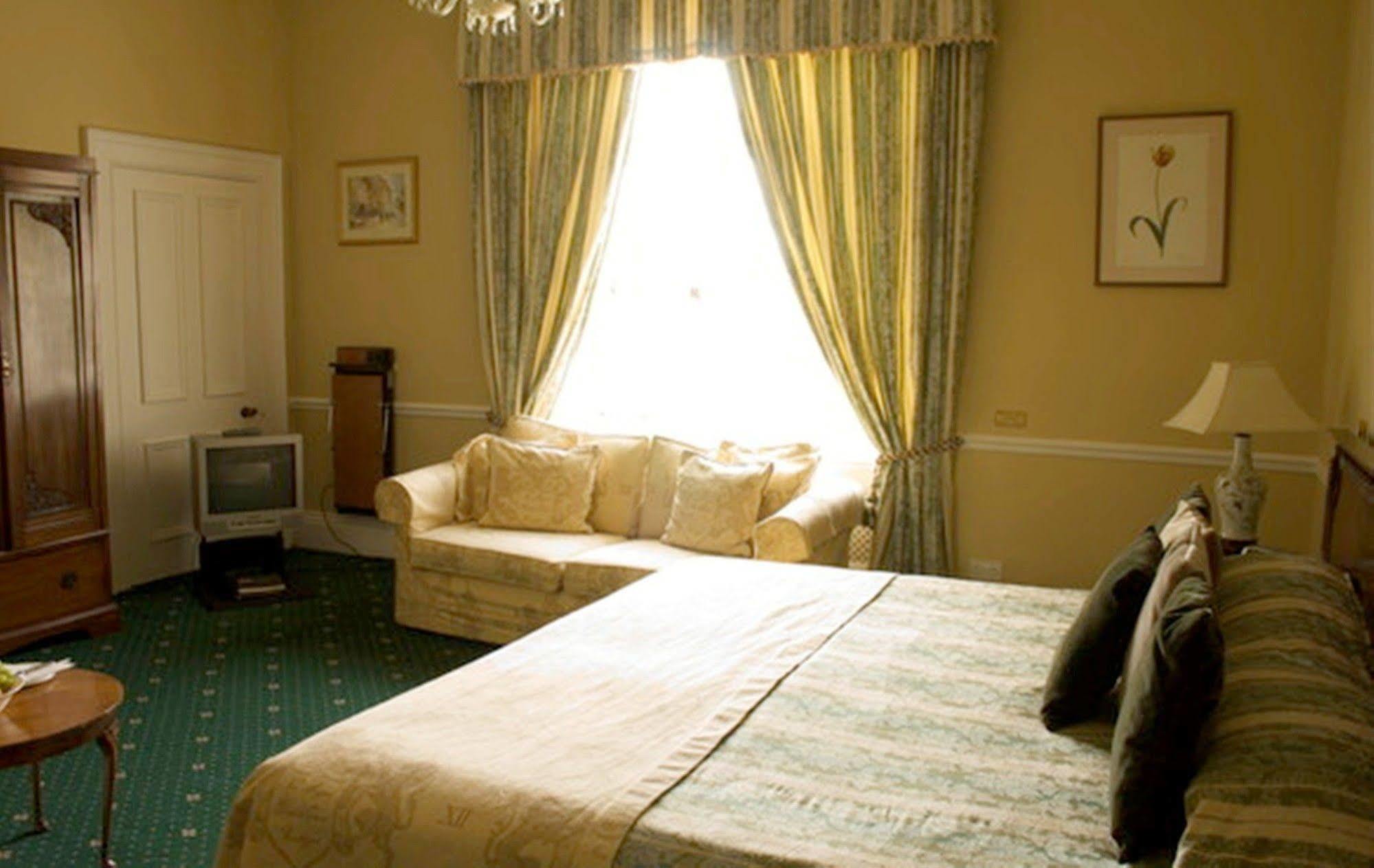 Willington Hall Hotel Tarporley Extérieur photo